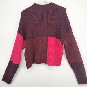 Silverflint Burgundy Rose Colorblock Cropped Crew Neck Sweater